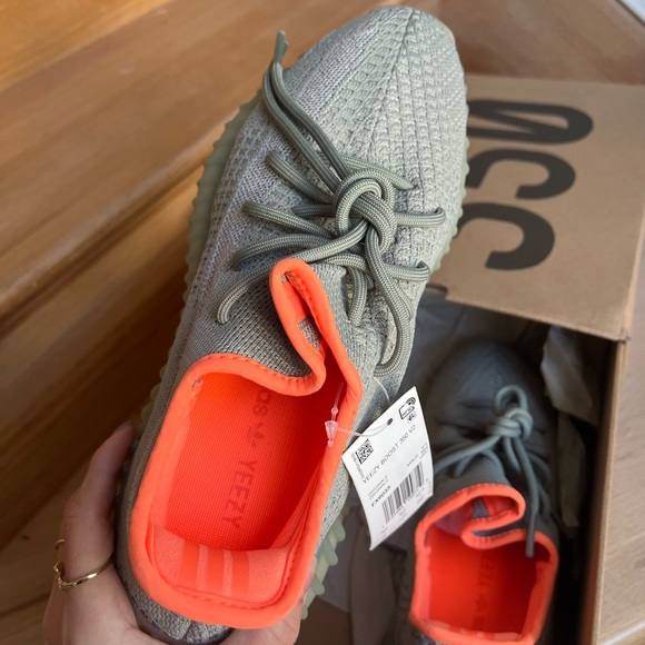 Yeezy Boost 350 V2 ‘Desert Sage’ - Picture 3 of 4